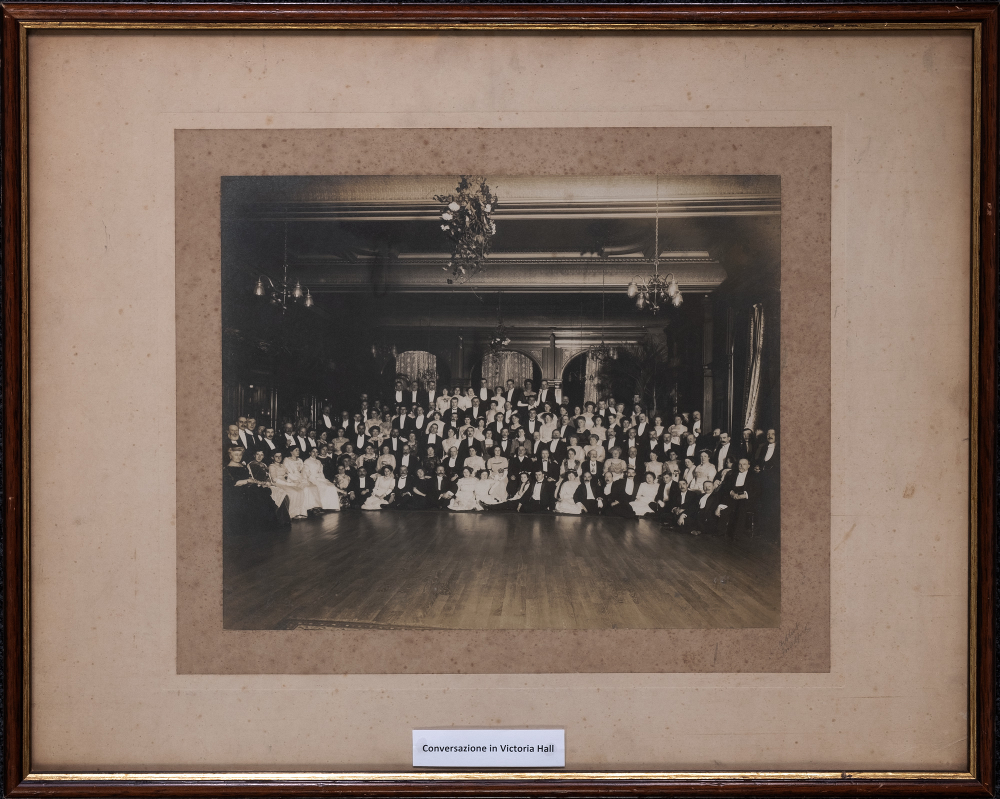 Photograph of attendees of a Saltaire Conversazione