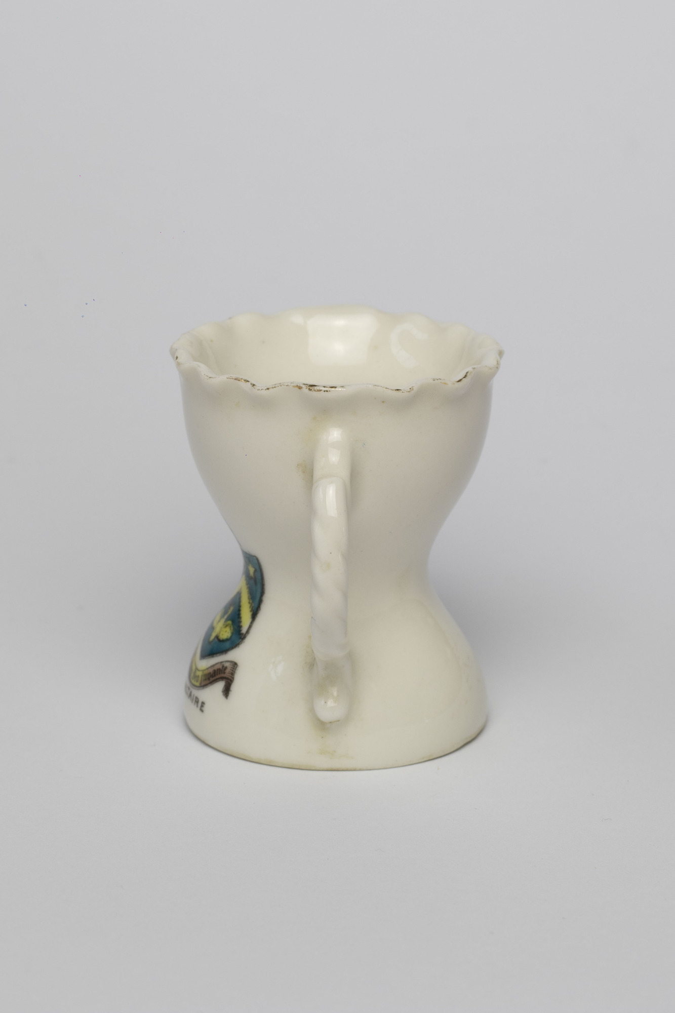 China ornament: handle view