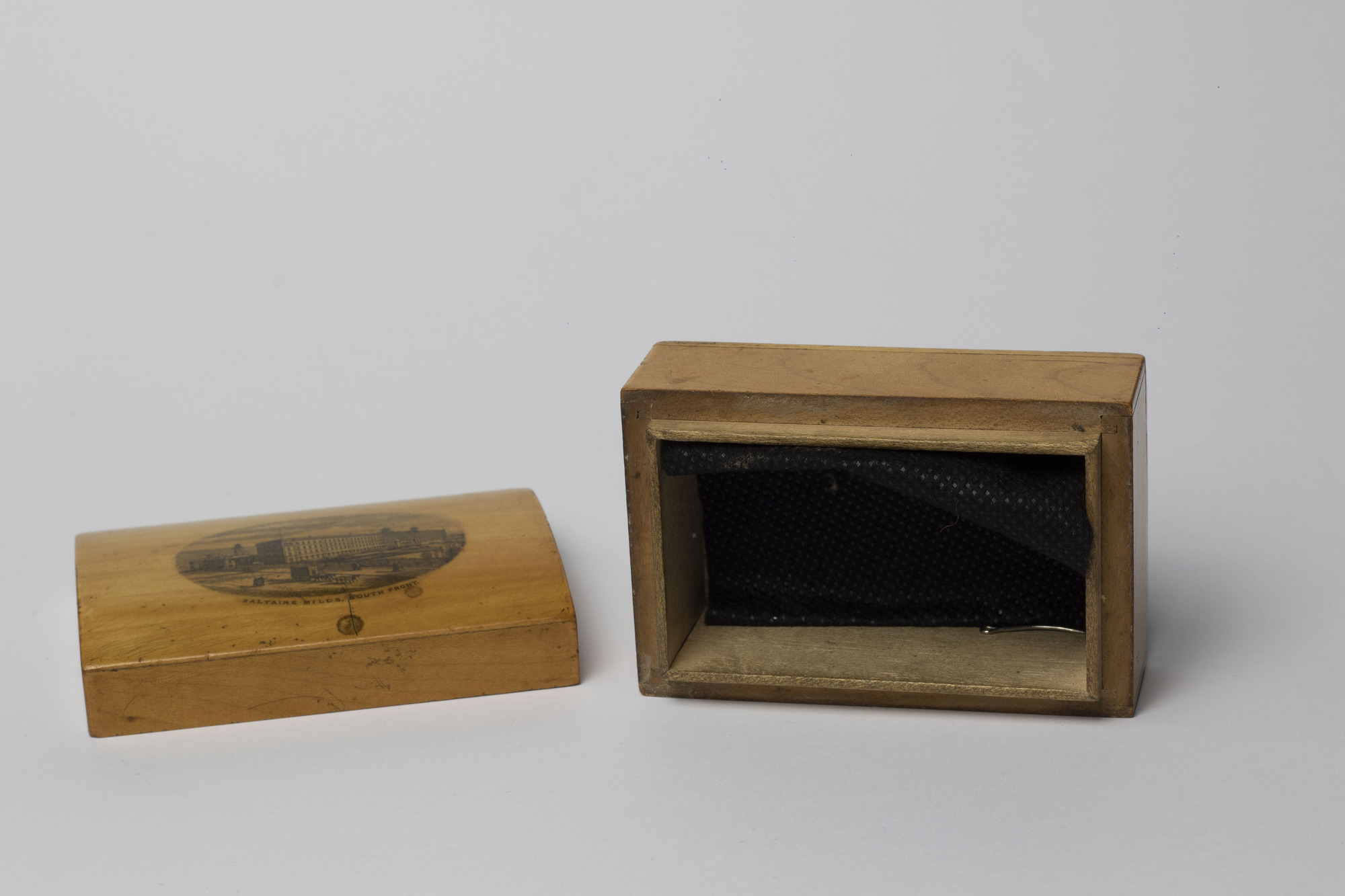 Souvenir wooden box: view of lid and inside of box
