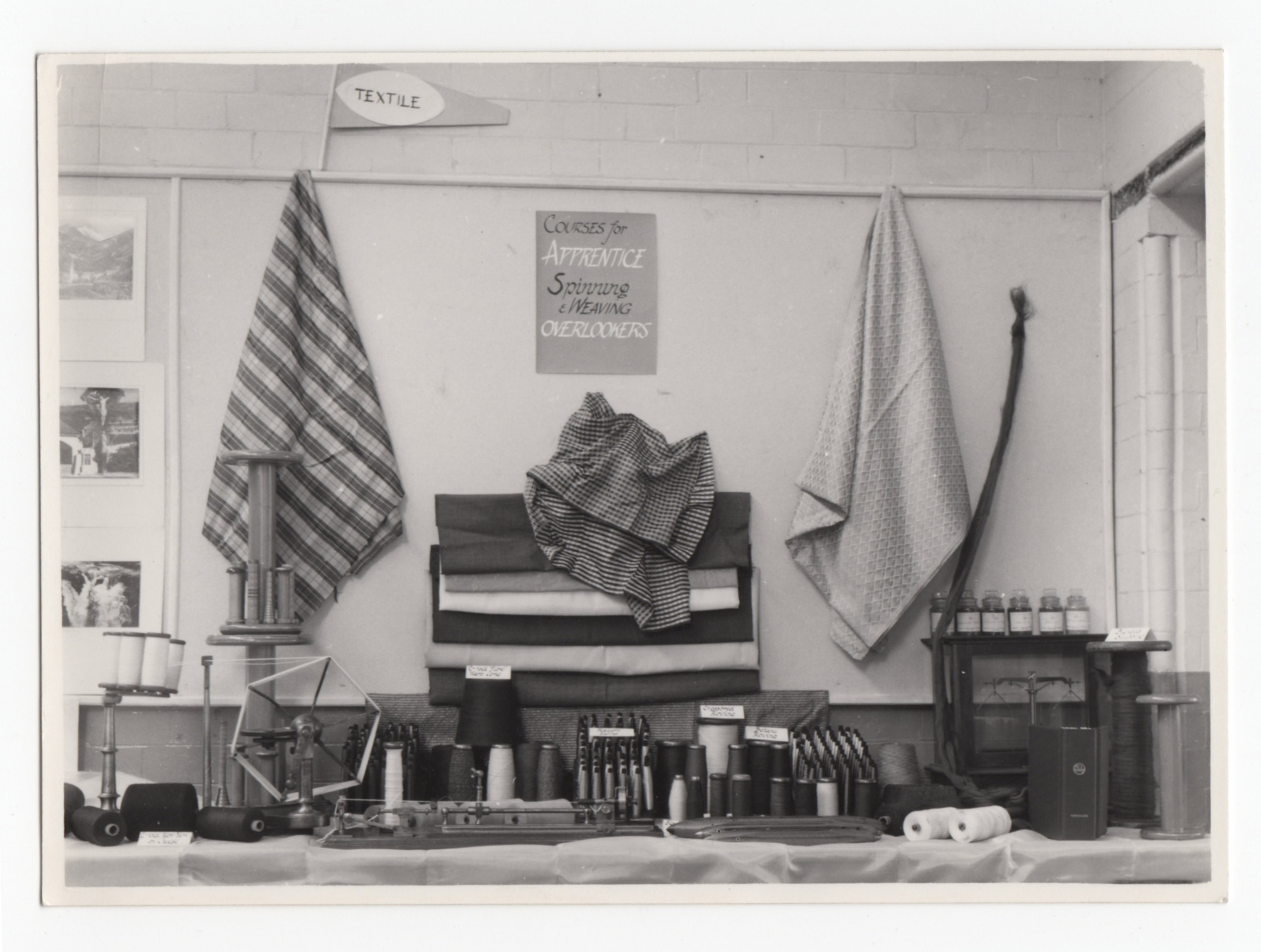 Display for apprentice spinning and weaving overlookers