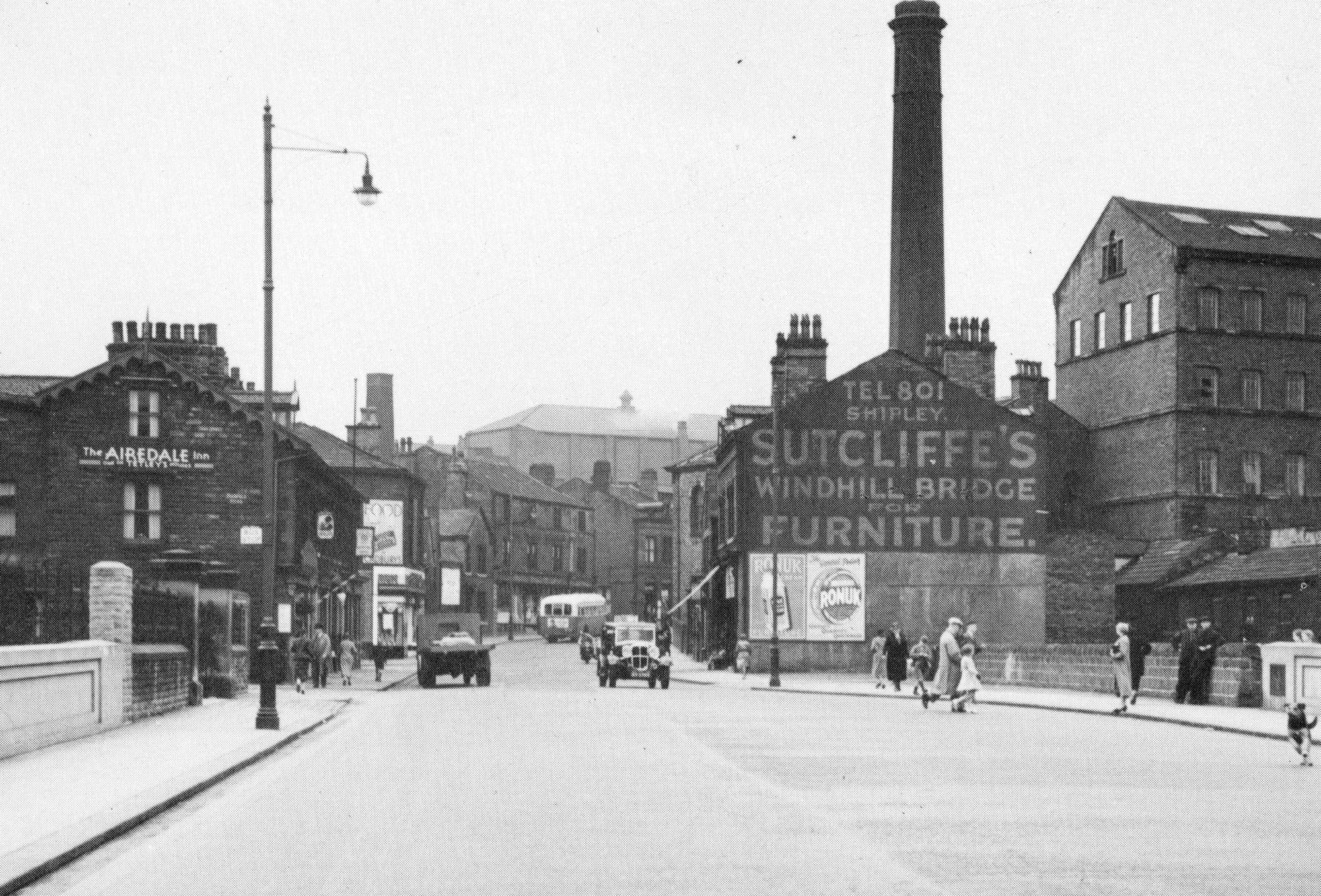 Photographic postcards of Saltaire and Shipley from the early twentieth centuries: Otley Road bridge over the River Aire in Shipley