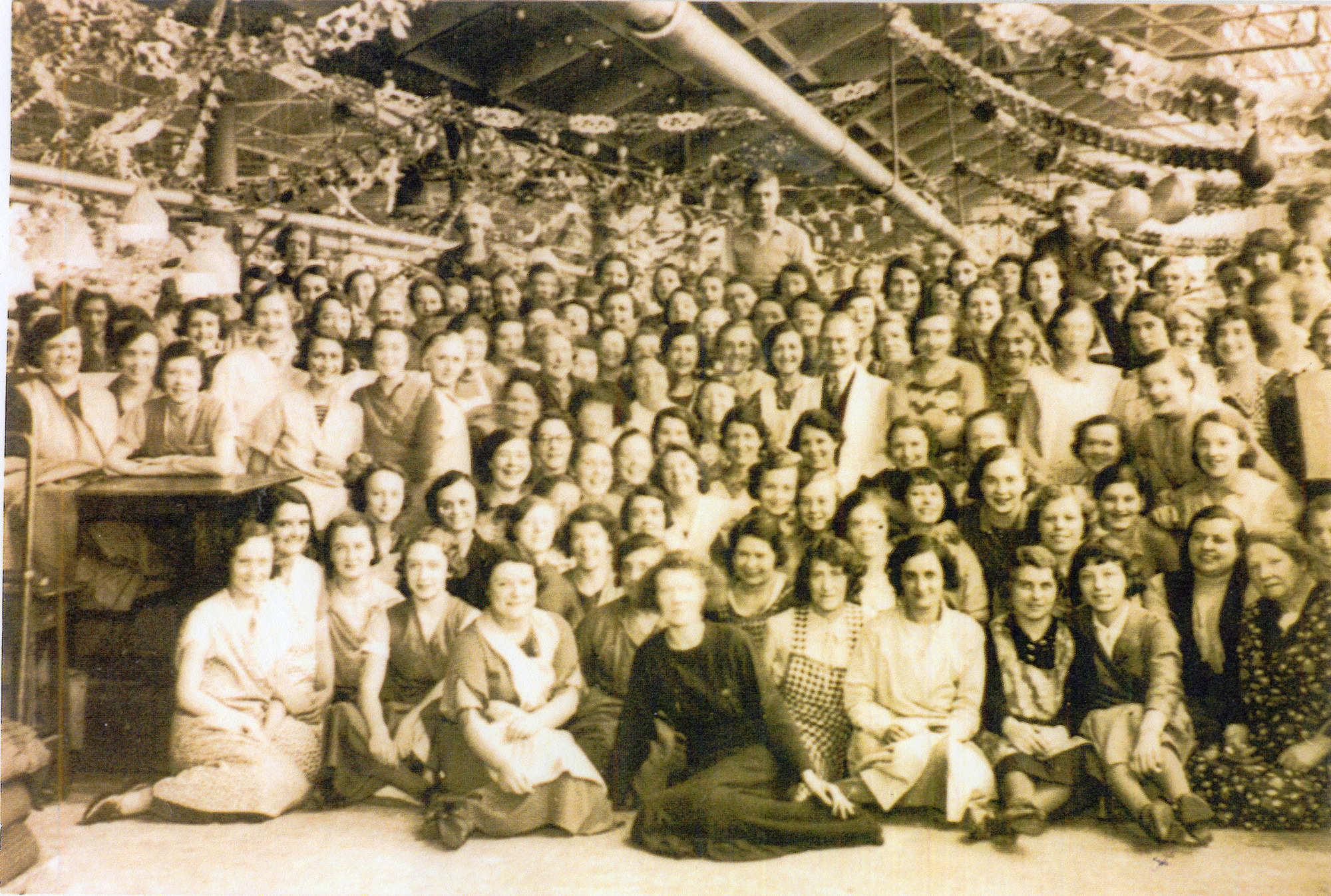 Saltaire village - Images (People).