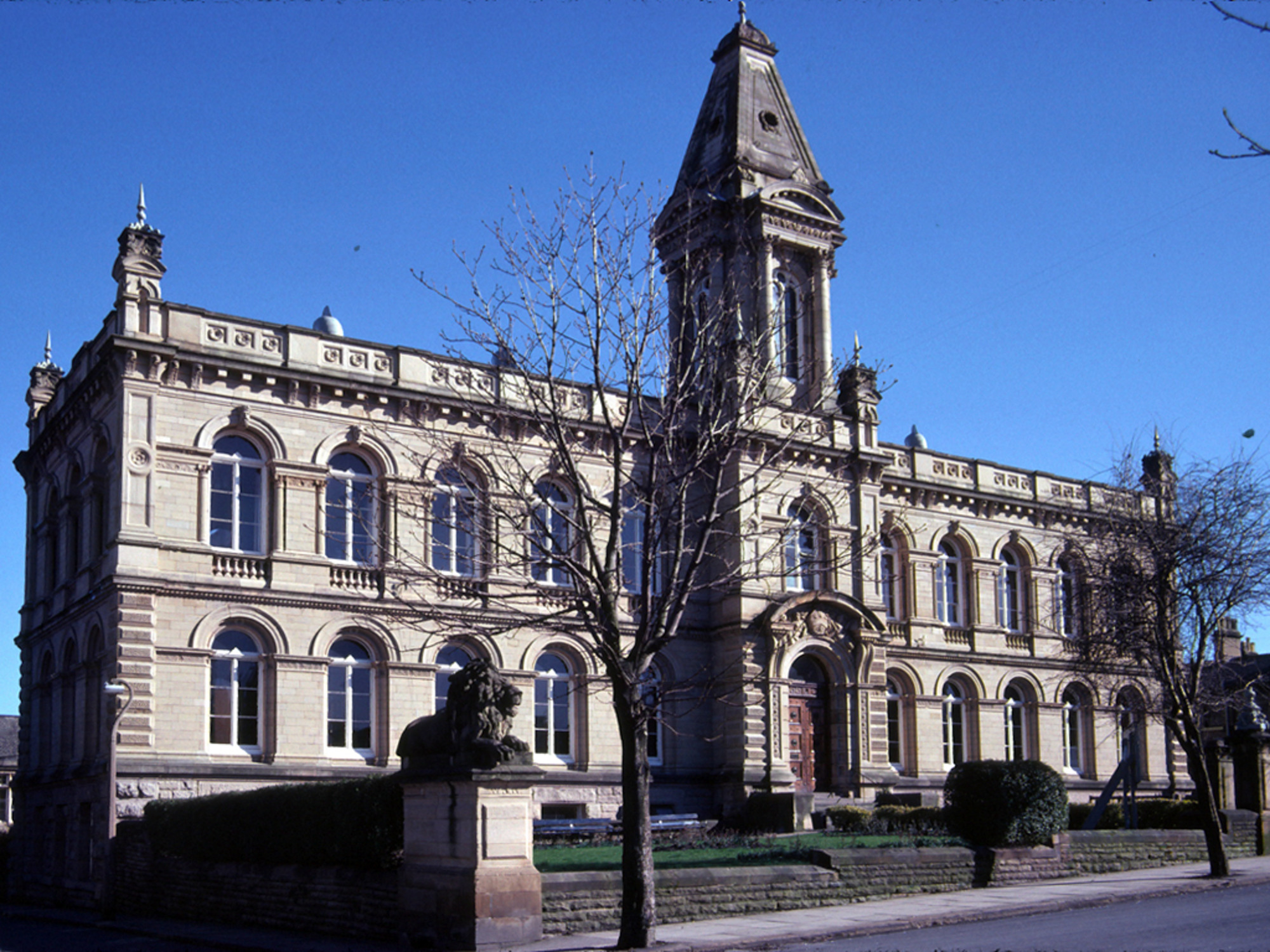 Victoria Hall view from Lower School Street