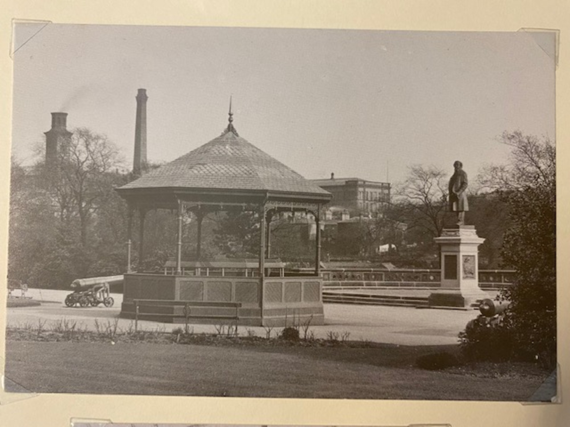 Bandstand in Roberts Park in Slataire